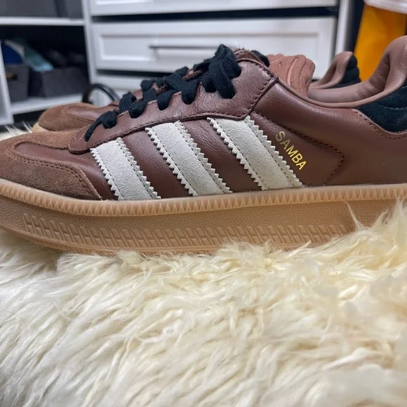 Adidas Brown and White Sneakers with Signature Stripes - Picture 2 of 10